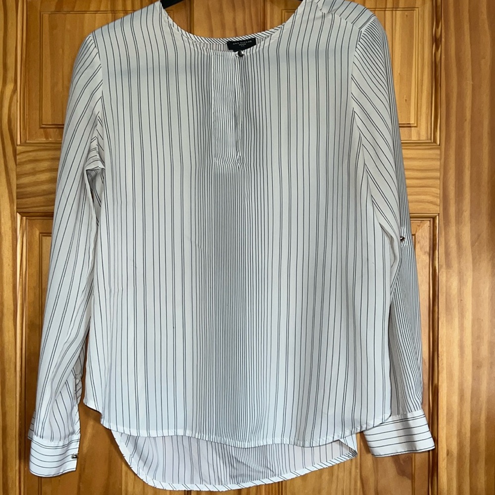 Ann Taylor Petite White & Navy Striped Keyhole Blouse [Size Large P]